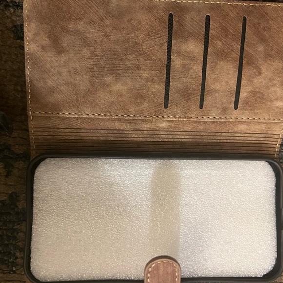 Iphone 13 Max Wallet Case - Picture 4 of 4